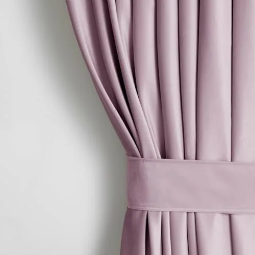 AmeliaHome Set Vorhang H 270 x B 140 cm – Velvet Optik Puderrosa - Schiebevorhang mit Raffhalter, bietet Halbverdunkelung und reguliert das Licht – ideal für stilvolle Fensterdekoration. Pflegeleicht und einfach zu montieren.