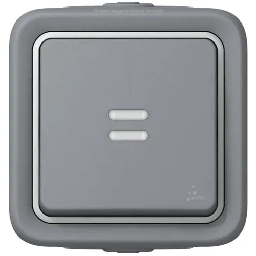 LEGRAND Plexo Classic Feuchtraum-Wipptaster, beleuchtet, grau, 10 A/250 V, IP55 - Vielseitiger Feuchtraum-Schalter für Keller, Garage und Außenbereiche. Mit IP55-Schutz gegen Wasser und Staub sowie langlebiger, halogenfreier Verarbeitung für langfristige Nutzung.