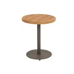 Volta Beistelltisch Terre dia. 45 cm - Eleganter Beistelltisch Volta in Terre, perfekt für Ihren Außenbereich. Ideal für Getränke und Accessoires neben Loungemöbeln. Hochwertige Materialien sorgen für Langlebigkeit und Stil.