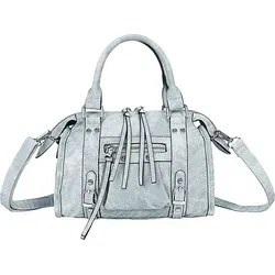Gallantry Damentasche Bowling Blau mit langen Henkeln - Elegante Bowling-Handtasche in Blau aus feinkörnigem Kunstleder. Mit zwei stabilen Henkeln und abnehmbarem Schulterriemen für flexiblen Tragekomfort. Praktische Innenaufteilung mit mehreren Taschen für optimale Organisation.
