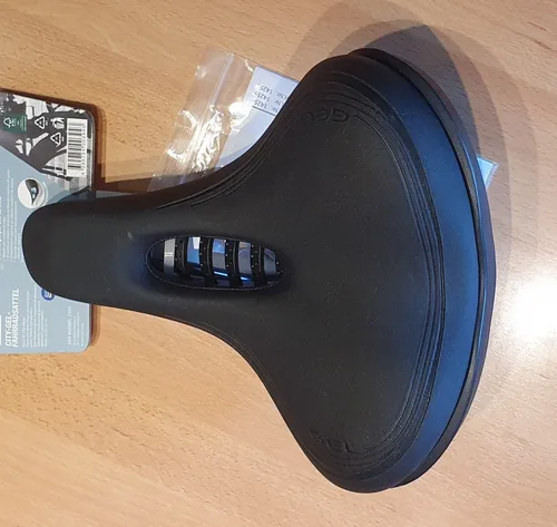 CRIVIT Fahrradsattel City Bike mit Gel Polsterung - Komfortabler Unisex Fahrradsattel für City-Bikes, mit hochwertiger Gel-Polsterung für ein angenehmes Fahrgefühl. Ideal für längere Strecken.