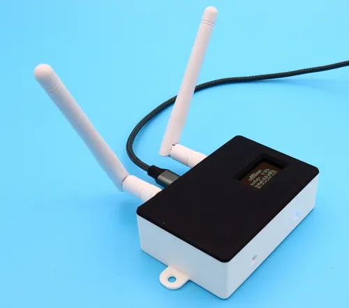 DX-DTU für Hoymiles HMS-Serie Wechselrichter mit 2 Antennen - Mainboards, ideal für Balkonkraftwerke und bietet zuverlässige Datenübertragung für optimale Energieerfassung.