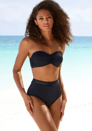 s.Oliver Bügel-Bandeau-Bikini-Top Aiko, schwarz mit Häkeloptik - Neckholder-Bikinis, stilvolles Design mit wattierten Körbchen und abnehmbaren Trägern für perfekten Komfort am Strand.