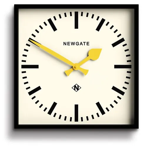 Newgate Number Five - Yellow Wanduhr - Quadratische Bahnhofswanduhr mit bunten gelben Zeigern, ideal um jeden Raum farbenfroh aufzuhellen.
