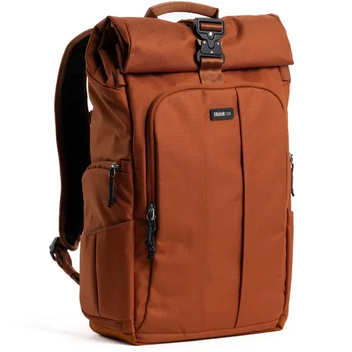 Think Tank FocusPoint 30L Urban Rust - Kamera Rucksack - Kamerarucksack mit flexiblem Rolltop-Design, nachhaltigen Materialien und schnellem Zugriff auf Ihre Ausrüstung. Ideal für Fotografen, die Wert auf Organisation und Umweltfreundlichkeit legen.