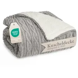 Blumtal Kuscheldecke 230x270 cm - Oeko-TEX zertifizierte Mikrofaser Fleecedecke - Bettdecken: Schadstofffrei und extra flauschig mit Sherpa-Innenseite für maximalen Kuschelkomfort. Verleihe Deinem Raum mit der Zopfstrick-Optik einen stilvollen Akzent!