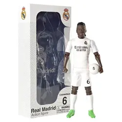Real Madrid Camavinga Action-Figur 20cm - Actionfigur von Eduardo Camavinga, 20 cm groß, mit 10 beweglichen Teilen und einem Fußball, perfekt für Sammler und Fußballfans.