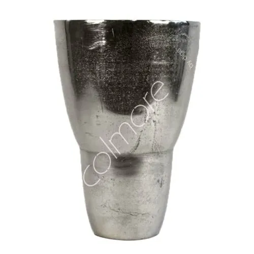 colmore Dekovase Silber Metall 39 cm - Moderne Bodenvase für stilvolle Tischdekoration - Dekovase aus Metall mit einzigartiger Patina für ein modernes Ambiente. Höhe 39 cm, ideal für kreative Arrangements in jedem Raum.