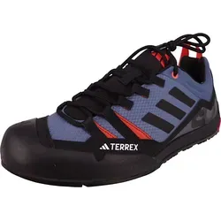 adidas Terrex Swift Solo 2 Hiking Shoes - Wanderschuhe mit griffiger Traxion Außensohle und stabilisierender EVA-Zwischensohle, ideal für anspruchsvolles Gelände. Hergestellt mit 50% Recycling-Anteil im Obermaterial für umweltbewusste Abenteuer.