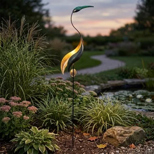 abc HOME Gartenstecker Kranich LED mit Solarpanel - Dekostecker in Kranich-Form, stilvoll und wetterfest, mit automatischer Dämmerungssensor für stimmungsvolles Licht bei Nacht – perfekt für Garten, Balkon oder Terrasse.