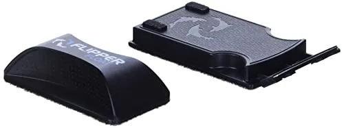 FL!PPER Schwimmender Scheibenreiniger 2-in-1 - Aquarienalgenschaber mit doppelseitigem magnetischen Design, das Schrubben und Schaben ermöglicht, ohne ins Wasser greifen zu müssen – ideal für schnelle und gründliche Reinigung.