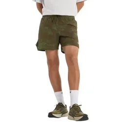 New Balance Herren RC Printed Short 5" in Braun - Stylische Laufshorts mit innovativem mineralischen Print. Hergestellt aus leichtem, atmungsaktivem Material für optimale Bewegungsfreiheit und Komfort bei jedem Lauf.