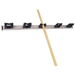 Wandhalterung für Besenstiele schwarz, 5-fach (90 cm) - Halterungen für Gehstöcke & Krücken, praktische Wandhalterung aus Aluminium mit 5 Haltern für Stiele von 20-30 mm, ideal für Ordnung im Haushalt oder Werkstatt.