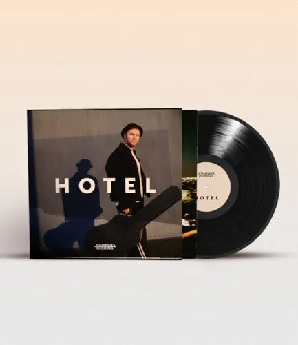 Johannes Oerding - „Hotel“ Vinyl LP - Erleben Sie die emotionale Musik von Johannes Oerding auf hochwertigem Vinyl. Perfekt für Sammler und Musikliebhaber. Genießen Sie den warmen Klang und die besondere Atmosphäre dieser LP! Ideal für Ihr Zuhause oder als Geschenk!  