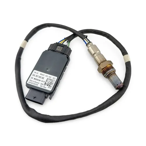Bosch NOx-Sensor für Harnstoffeinspritzung 0 281 008 795 - Auspuffanlagen & Zubehör, sorgt für optimale Emissionskontrolle und verbessert die Motorleistung durch präzise NOx-Messung.