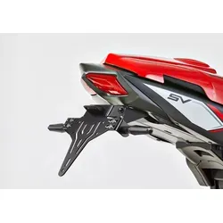 PROTECH V-SHAPE Kennzeichenhalterset mit Reflektor und Kennzeichenbeleuchtung - Modellspezifischer Kennzeichenhalter aus 2,5 mm starkem pulverbeschichtetem Edelstahl in schwarz. Kompakte Bauweise, flexibel einsetzbar und inklusive hochwertiger LED-Beleuchtung für optimale Sichtbarkeit.