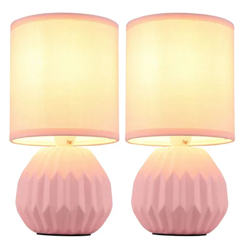 Tischlampe Pink Keramik 2er Set - Tischleuchten in lebhaftem Pink mit Keramiksockel und Textilschirm für sanfte Lichtverteilung. Ideal für Nachttische und kleine Ablageflächen. Praktischer Wippschalter am Kabel für einfache Handhabung.