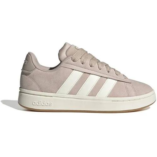 adidas Sportswear GRAND COURT ALPHA Sneaker - Sportliche Sneaker in Wonder Taupe mit cloudfoam Dämpfung für optimalen Komfort, inspiriert vom klassischen adidas Campus 00. Ideal für Laufen und Freizeit.