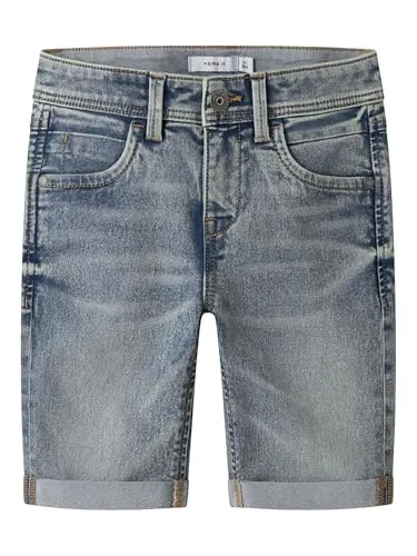 NAME IT Boy Shorts Slim Fit Long - Stylische Slim Fit Shorts für Jungen mit praktischen Front- und Gesäßtaschen. Ideal für warme Tage, gefertigt aus einer bequemen Baumwollmischung für optimalen Tragekomfort.