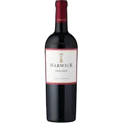 Warwick Estate Trilogy 2020 - Premium Rotwein aus Südafrika - Exquisite Cuvée aus Cabernet Franc, Cabernet Sauvignon und Merlot, 22 Monate in französischer Eiche gereift, bietet ein harmonisches Geschmackserlebnis mit Noten von Cassis, Pflaumen und Vanille.