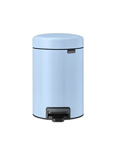 Brabantia NewIcon Treteimer 3 L Dreamy Blue - Stilvoll und Hygienisch - Haushaltszubehör: Der 3-Liter-Treteimer NewIcon von Brabantia bietet sanft schließenden Deckel, ist geruchsfest und einfach zu reinigen. Ideal für Badezimmer und kleine Räume - bringt Stil in Ihr Zuhause!
