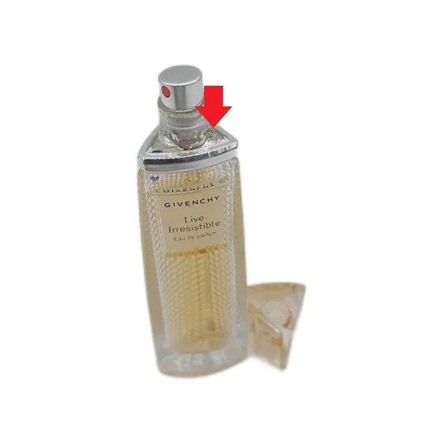 Givenchy Live Irresistible Blossom Crush Eau de Toilette 50ml - Damenduft mit blumig-fruchtigen Noten, perfekt für den Alltag. Der einzigartige Duft vereint Rose, Pfingstrose und Kakao für ein langanhaltendes, sinnliches Erlebnis.