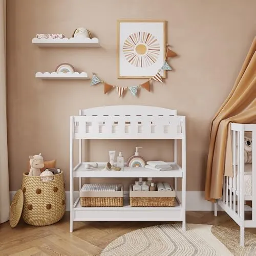 Vicco Wickeltisch Nesty 89 x 99,5 cm in Weiß - Praktische Wickelkommode aus robustem MDF, ideal für die sichere Pflege Ihres Babys. Mit durchdachtem Design und ausreichend Stauraum für alle Wickelutensilien.