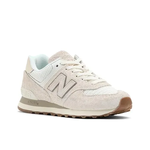 New Balance Damen 574 Sneaker, MEERSALZ Off White, 39.5 EU - Damen-Sneaker mit Obermaterial aus Wildleder und Mesh, verstellbarem Spitzenverschluss für individuellen Komfort und einem stilvollen Design im Retro-Look der 80er und 90er Jahre.