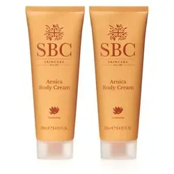 SBC Skincare Body Wash Hydra-Collagen & Geranium 300ml - Duschgel mit Meereskollagen und ätherischen Ölen, spendet Feuchtigkeit und verleiht der Haut einen langanhaltenden, belebenden Duft.