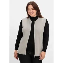 Sheego Strickweste in Große Größen - Strickweste aus Baumwoll-Mix in steingrau, figurbetont mit praktischem Reißverschluss – ideal für einen lässigen Look in jeder Jahreszeit.