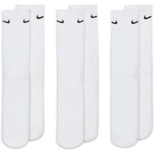 Nike Unisex Everyday Cushioned Training Crew Socks (3 Paar) weiß - Bequeme Trainingssocken für intensiven Einsatz. Die dicke Frotteesohle und das rutschfeste Garn sorgen für optimalen Halt und Komfort, ideal für Sport und Fitness. Material: 69 % Baumwolle, 28 % Polyester, 2 % Elastan, 1 % Nylon.