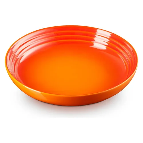 Le Creuset Suppenteller 22 cm Ofenrot - Eleganter Suppenteller aus hochwertigem Material, ideal für stilvolle Tischdekoration und vielseitigen Einsatz in der Küche.