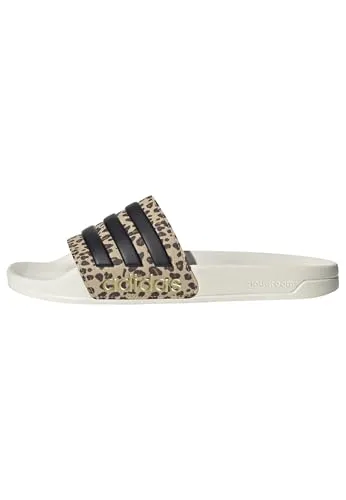 adidas Unisex Adilette Shower Slides - Dusch- & Badeschuhe in off white, reguläre Passform mit Cloudfoam Fußbett für optimalen Komfort