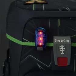 Step by Step Rucksack-Zubehör LED-Klemmleuchte - Erhöhen Sie die Sichtbarkeit auf dem Schulweg mit der Step by Step LED-Klemmleuchte. Einfach zu befestigen, bietet sie verschiedene Lichtmodi und ist mit austauschbaren Batterien ausgestattet.