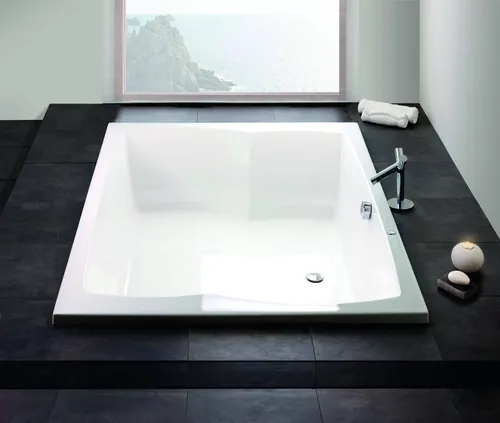 Hoesch Badewanne „Largo“ rechteck 200 × 140 cm - Sanitäranlagen & Zubehör - Diese elegante Zweisitzer-Badewanne bietet mit 470 Litern Nutzinhalt und optionalem Whirlsystem ultimativen Komfort für entspannende Wellnessmomente.