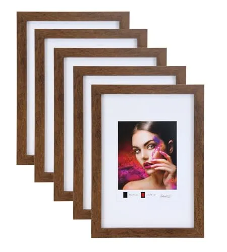 IDEAL TREND 5er Set Holz Bilderrahmen in Braun, A4 - Hochwertiges 5er Set Holzbilderrahmen in Braun (21 x 29,7 cm) mit Kunststoffglas. Ideal für stilvolle Wanddekoration und zur Präsentation Ihrer wertvollen Erinnerungen. Flexibel einsetzbar und einfach zu handhaben.