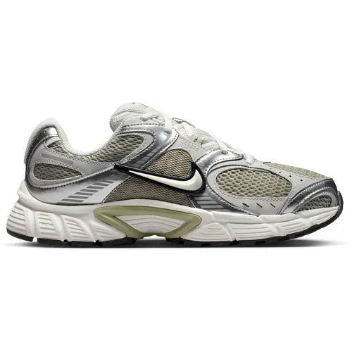 Nike W Nike V5 RNR Laufschuhe - Leichte Laufschuhe mit atmungsaktivem Obermaterial und dämpfender Zwischensohle für optimalen Komfort. Ideal für verschiedene Untergründe und längere Läufe.