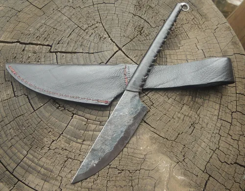 Haller Mittelalter Messer aus Kohlenstoffstahl – Ideal für Sammler - Klassisches Brotzeitmesser aus hochwertigem Kohlenstoffstahl, mit Leder umwickeltem Griff für optimalen Halt. Perfekt für Sammler und Liebhaber historischer Messer.