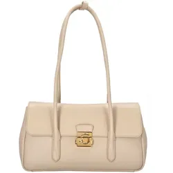 COCCINELLE C-Me Lock Handbag aus Rindsleder in Sandshell Beige - Elegante Umhängetasche für Damen aus hochwertigem Rindsleder, ideal für die Freizeit. Der praktische Überschlagverschluss und die stilvolle Farbgebung machen sie zum perfekten Begleiter.