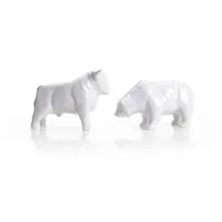 2953-54 WS - Bulle und Bär von Wagner und Apel - Edles Porzellan-Duo Bulle und Bär, handgefertigt mit feiner Verarbeitung. Ideal für Zuhause oder als Geschenk. Ein Stück Thüringer Tradition, das jeden Raum bereichert.