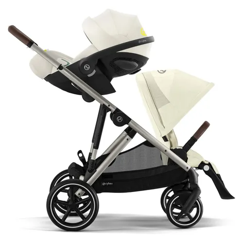 Cybex Gold Kinderwagen Gazelle S beige – Flexibel und komfortabel - Der Kinderwagen Gazelle S von CYBEX bietet über 20 Konfigurationen für jede Lebenslage. Mit wendbarem Sportsitz, leichtem Klappmechanismus und großem Einkaufskorb ist er ideal für Familien. Belastbarkeit: bis 22 kg.