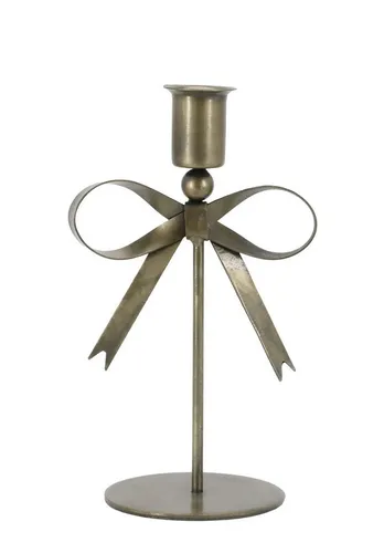 Chic Antique Kerzenhalter mit Schleife H 18cm - Eleganter Kerzenhalter von Chic Antique für Stabkerzen. Aus hochwertigem Metall in antique Messing. Perfekte Deko für jeden Raum. Maße: H 18 cm, L 10,5 cm, B 7,5 cm.
