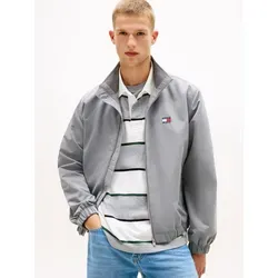 Tommy Jeans Herren TJM Essential Jacket EXT Dm0dm22720 - Trendige Jacke für Herren in Gravel Grey. Hochwertige Verarbeitung und modernes Design machen sie zum idealen Begleiter für jeden Anlass. Nachhaltig produziert für einen bewussteren Stil! Erhältlich in M und anderen Größen.  