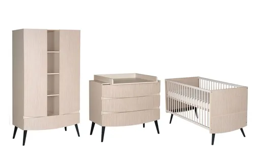 Set Kinderbett mit Umbauseiten, Wickelkommode & Kleiderschrank - Praktisches Möbelset für das Babyzimmer, bestehend aus einem Kinderbett, einer Wickelkommode und einem Kleiderschrank – ideal für eine stilvolle und funktionale Einrichtung.