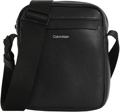 Calvin Klein CK MUST REPORTER S Umhängetasche - Herren Messenger Bag aus Lederimitat, ideal für den Alltag mit verstellbarem Schulterriemen und praktischem Reißverschluss.