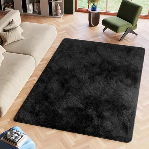 TAPISO Silk Teppich Shaggy Schwarz 80 x 150 cm - Flauschiger Shaggy-Teppich mit rutschfester Unterseite für mehr Sicherheit. Ideal für Schlafzimmer und Wohnzimmer, sorgt für Wärme und Komfort. Pflegeleicht und geeignet für Fußbodenheizungen. Hochwertige Qualität von TAPISO.