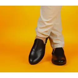 Think Slipper Guad-2 schwarz 750-0000 Gr.40,5 - GUD 673 - Halbschuhe mit luftig offenen Seiten und stabilem Klettverschluss, für optimalen Komfort und Stil – nachhaltig aus vegetabil gegerbtem Leder gefertigt.