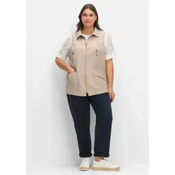 Sheego Longweste in Beige - Große Größen aus Microfaser - Funktionsjacke aus 100% Polyester, figurumspielender Schnitt mit Umlegekragen, ideal für komfortable Looks in großen Größen.
