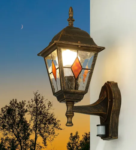Licht-Erlebnisse Außenleuchte SALZBURG mit Bewegungsmelder - Lampen: Rustikale Wandaußenleuchte im Tiffany Design, IP44 wetterfest mit Bewegungsmelder für energiesparende Beleuchtung im Garten oder Eingangsbereich.