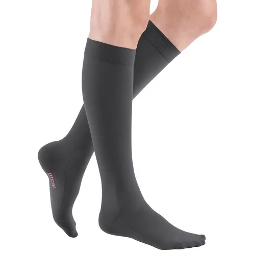 mediven comfort CCL2 AD Kompressionsstrümpfe normal (39-44 cm) - Sportsocken mit Softspitze und Trikotabschlussrand, bieten optimalen Sitz und sind besonders hautfreundlich dank Lanolin. Ideal bei Stauungsbeschwerden und Ödemen.